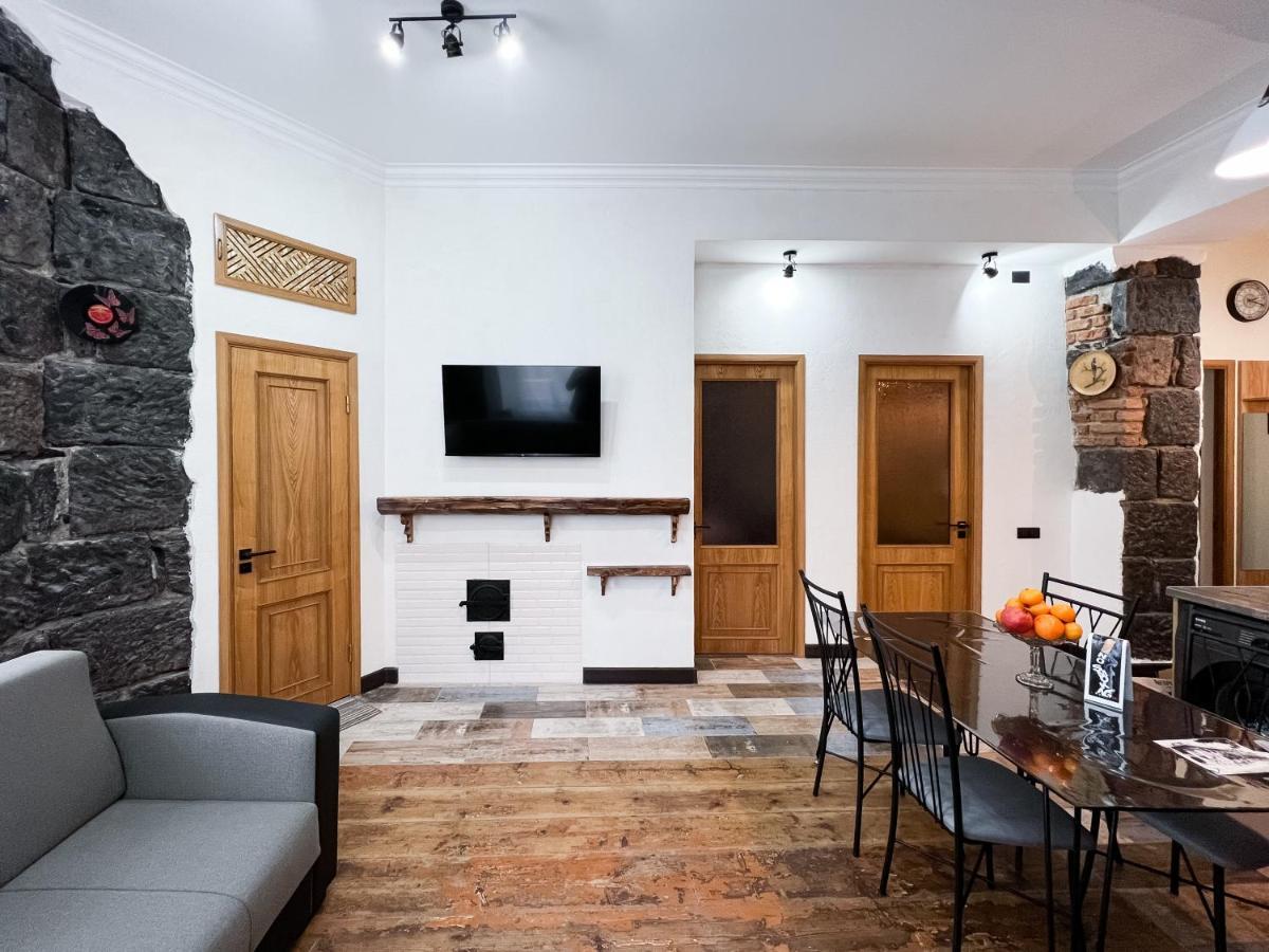 Aros Apartment غيومري المظهر الخارجي الصورة